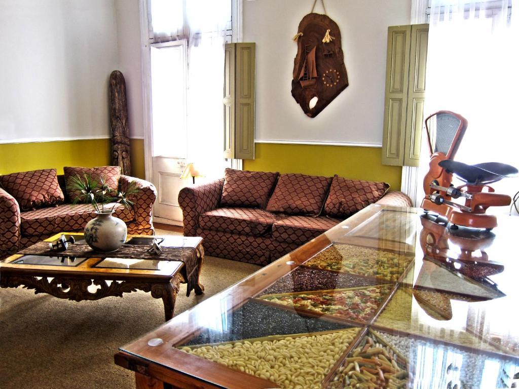 La Casa De Henao Guest house *