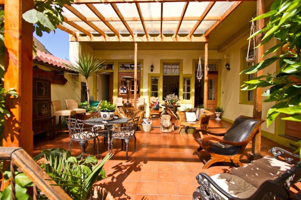 La Casa De Henao Guest house *