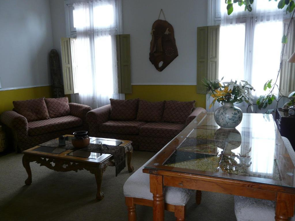 La Casa De Henao * Valparaiso